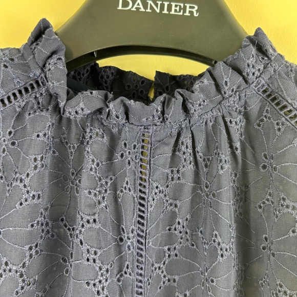 Lumie women’s navy blue blouse eyelet ruffle bell sleeves size M - Picture 5 of 7